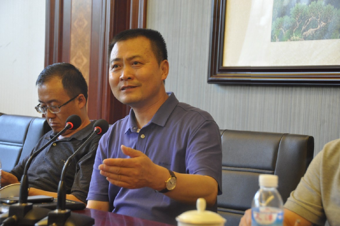 張戰(zhàn)國赴德宏保障房建設(shè)項(xiàng)目調(diào)研