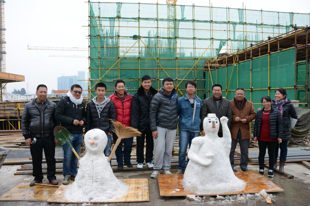 阜外工地組織堆雪人活動