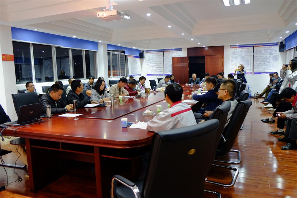 公司工會慰問香麗高速公路土建施工十三項目部