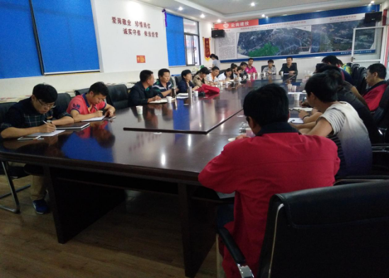 香麗高速公路土建施工第十三項(xiàng)目部組織財(cái)務(wù)經(jīng)濟(jì)業(yè)務(wù)培訓(xùn)