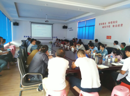 香麗高速公路土建施工第十三項目部開展平安工地建設(shè)管理和高速公路建設(shè)管理培訓(xùn)