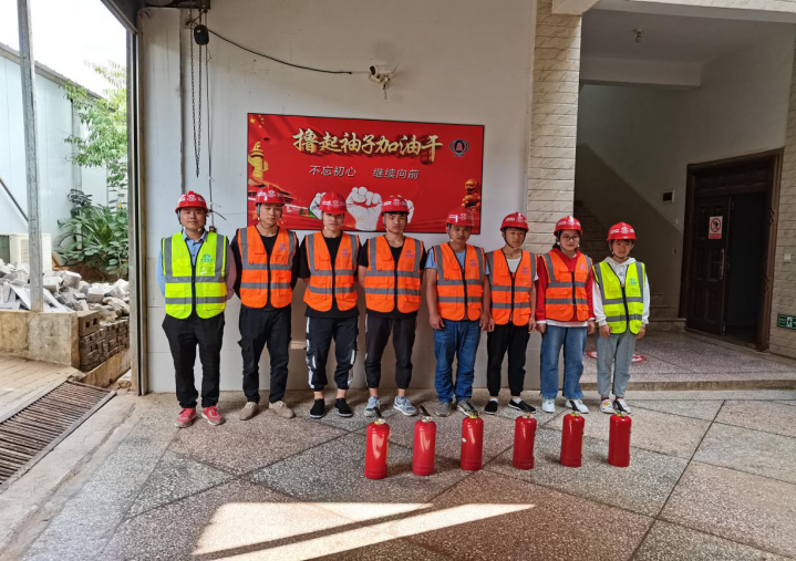 恒昊建設(shè)工程檢測(cè)有限責(zé)任公司施鏈、彌玉高速段工程試驗(yàn)室  消防安全應(yīng)急演練