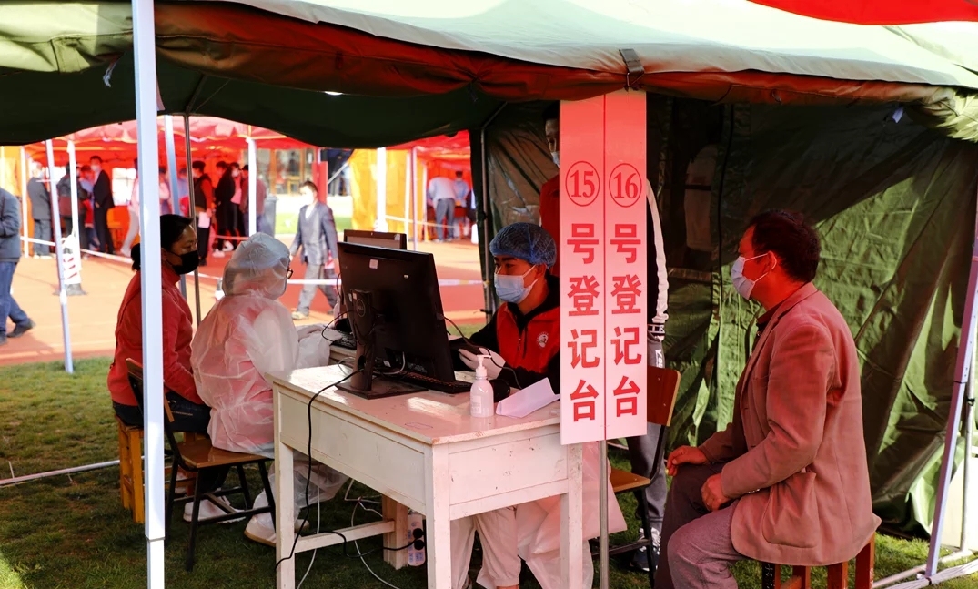 每個人的身上都有“苗苗”，我們一起打疫苗