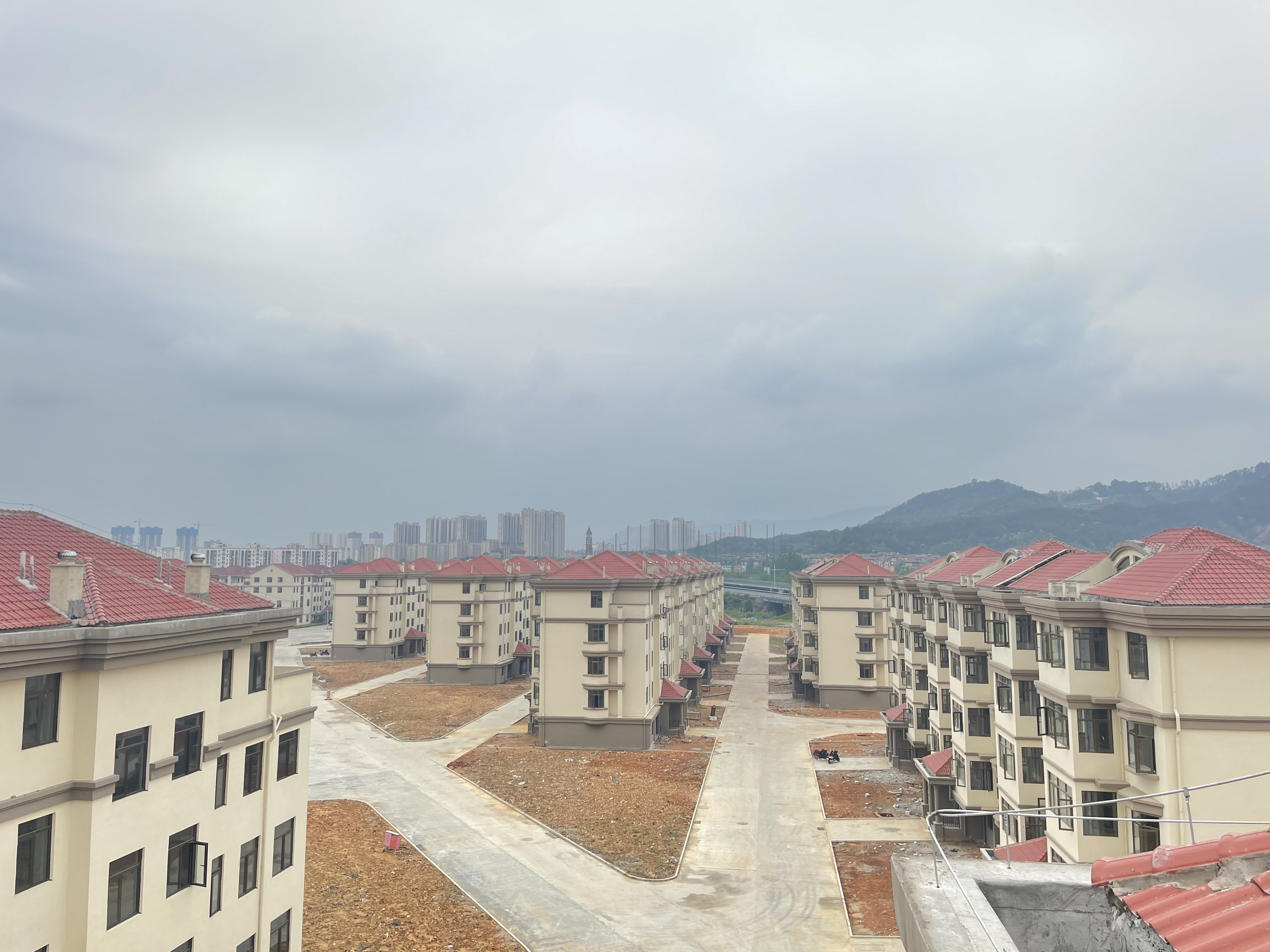 公司江西灣里區(qū)招賢村還建房項目通過竣工驗收