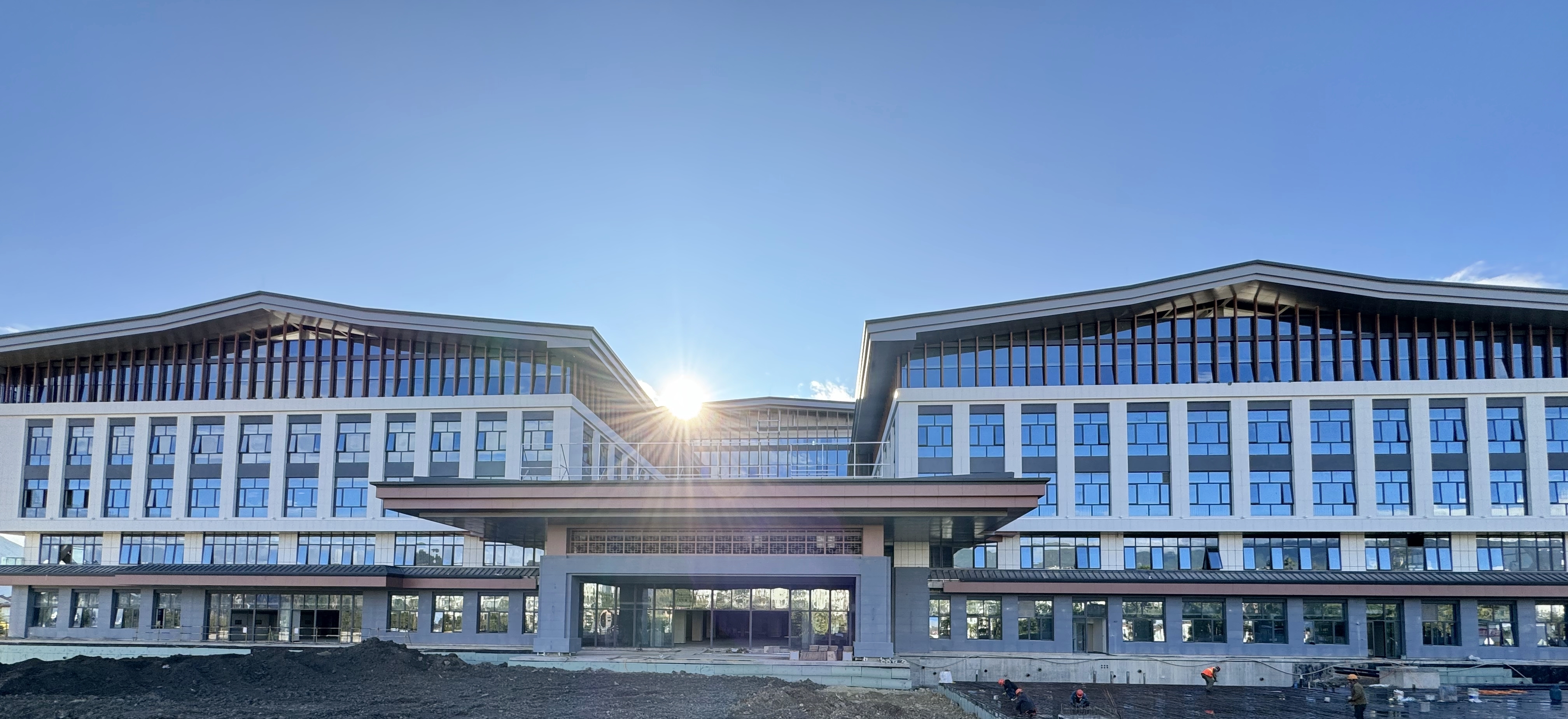 彭云一行到麗江市急危重癥救治中心項目檢查指導