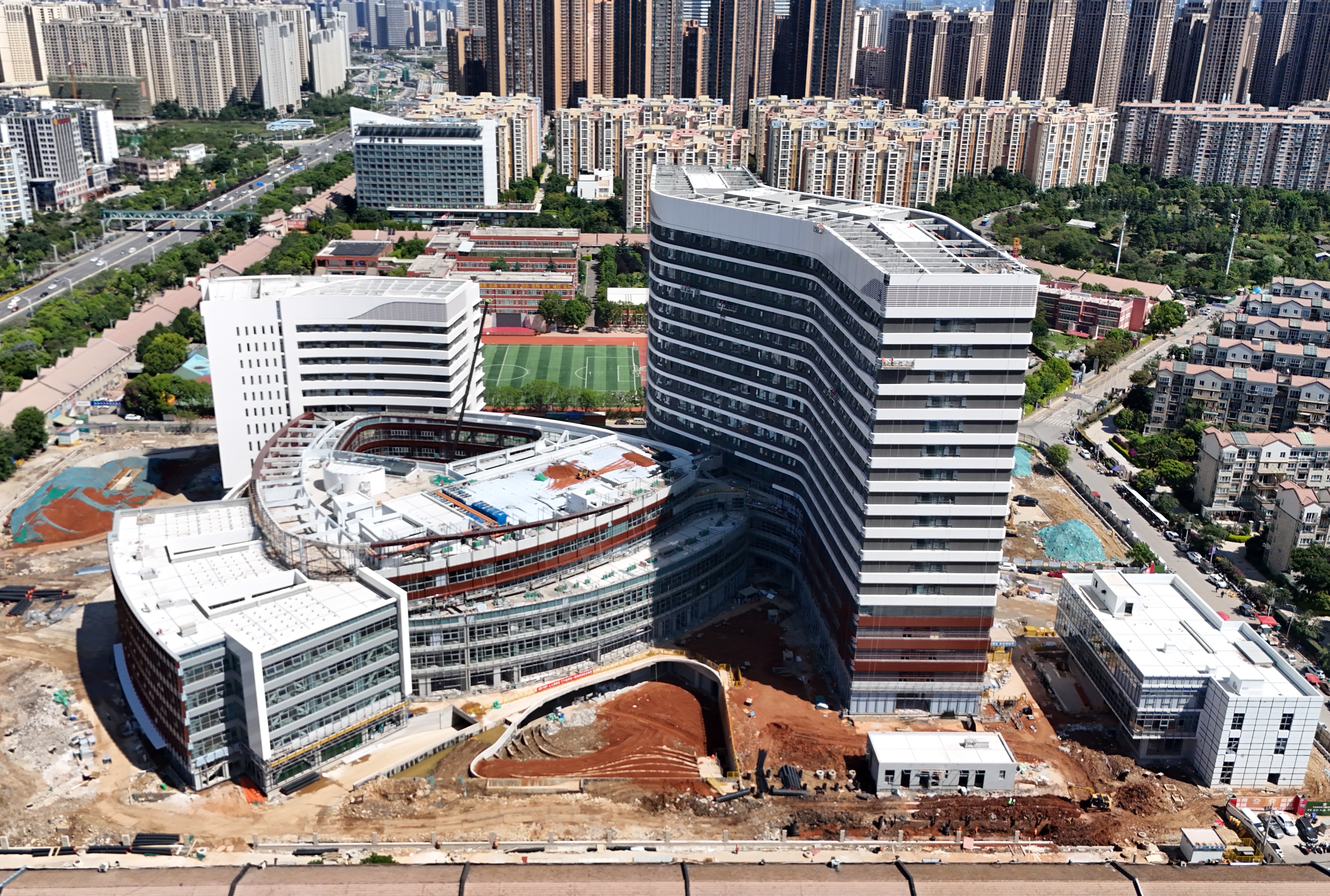 云南省婦幼保健院新院建設項目順利通過主體結(jié)構(gòu)分部驗收
